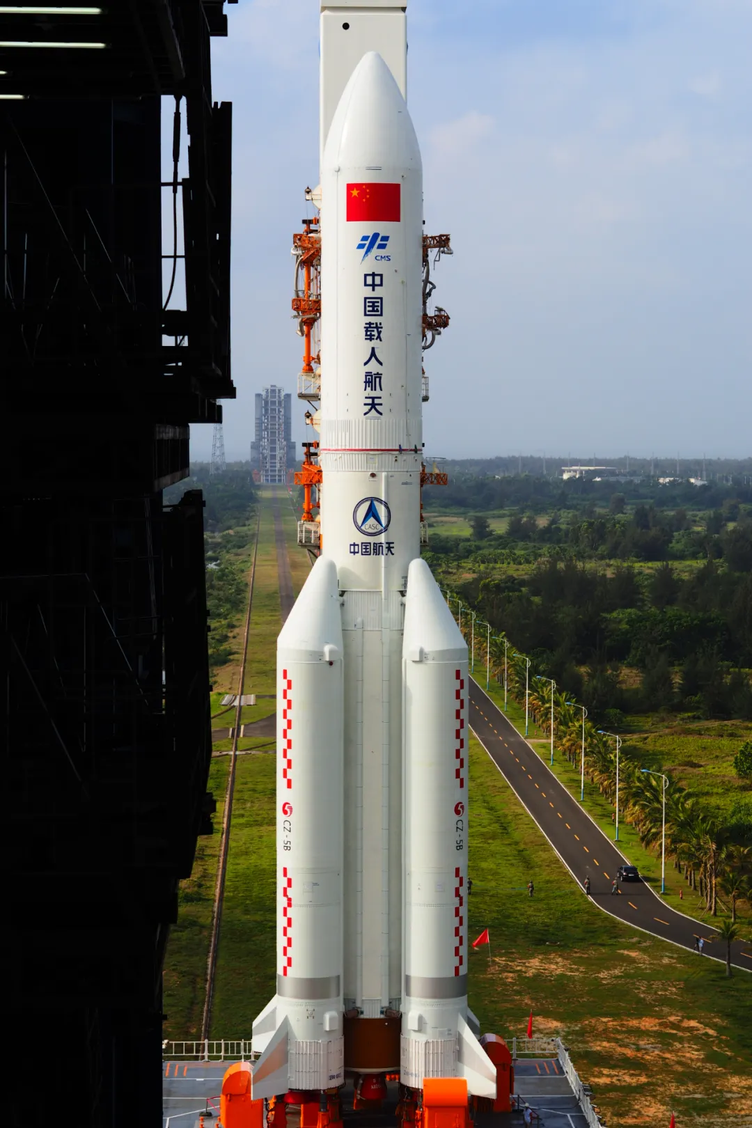 长征五号b火箭与长征五号火箭均由中国航天科技集团有限公司第一研究