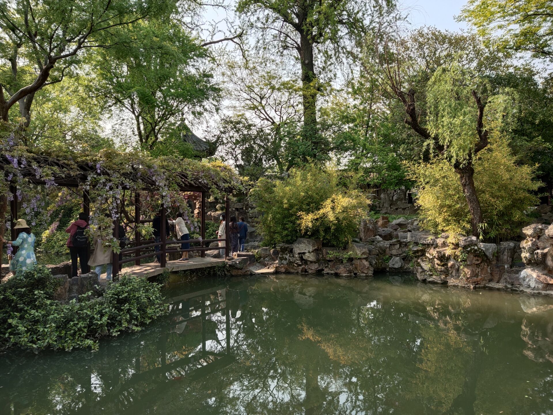 奔走在苏州留园