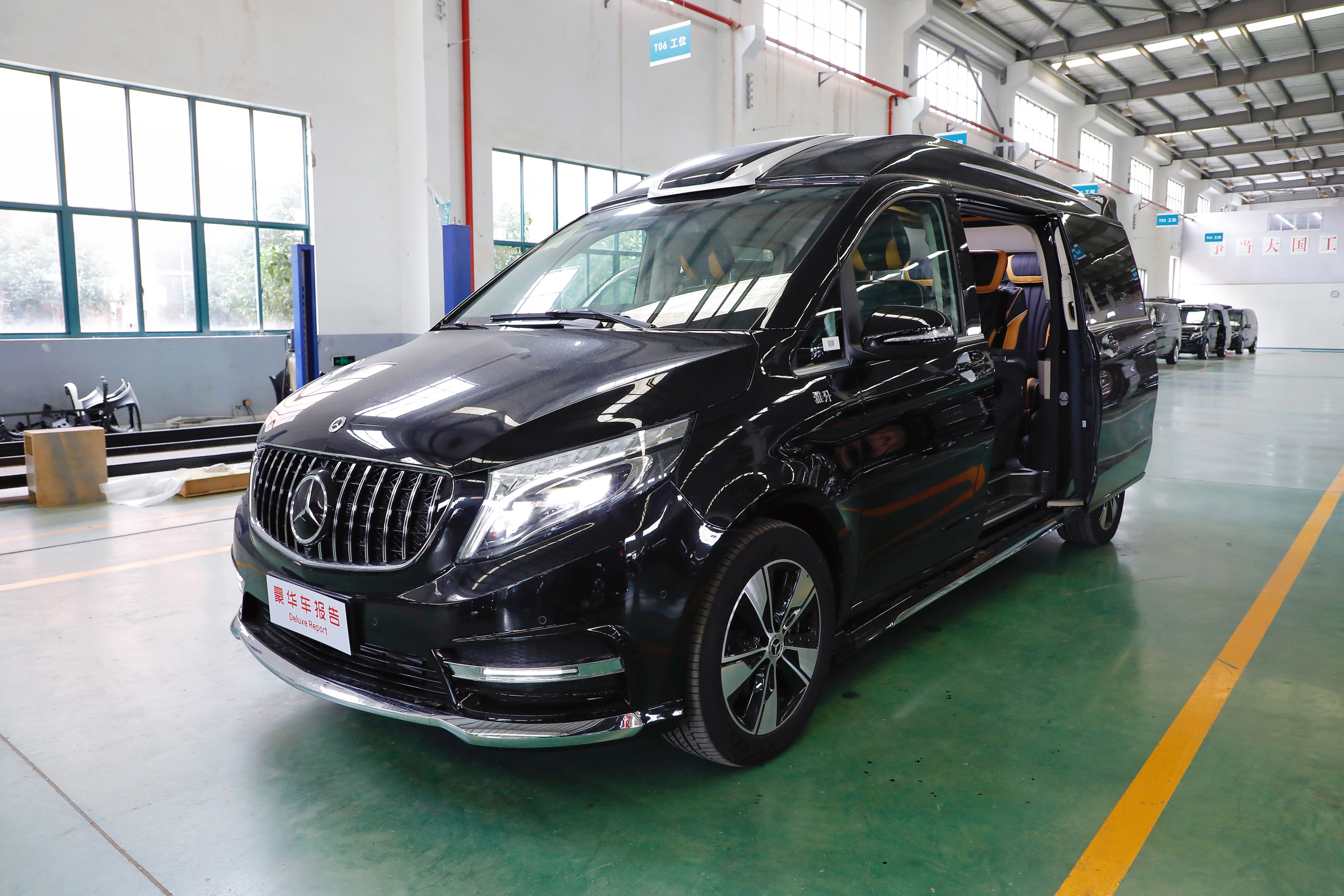 探访奔驰授权改装厂!实拍22款全新奔驰7座mpv,这才叫头等舱?