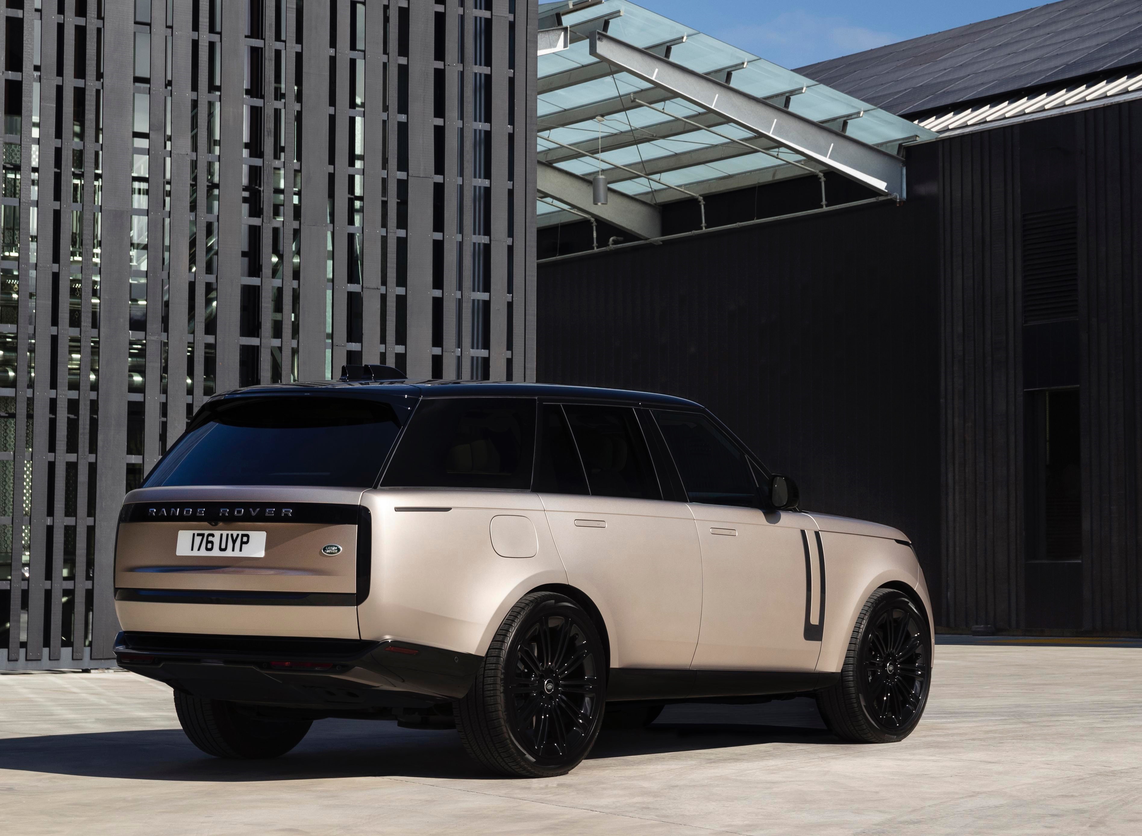 加价50万竟一车难求!价格比肩宾利添越的,路虎揽胜到底有多火?