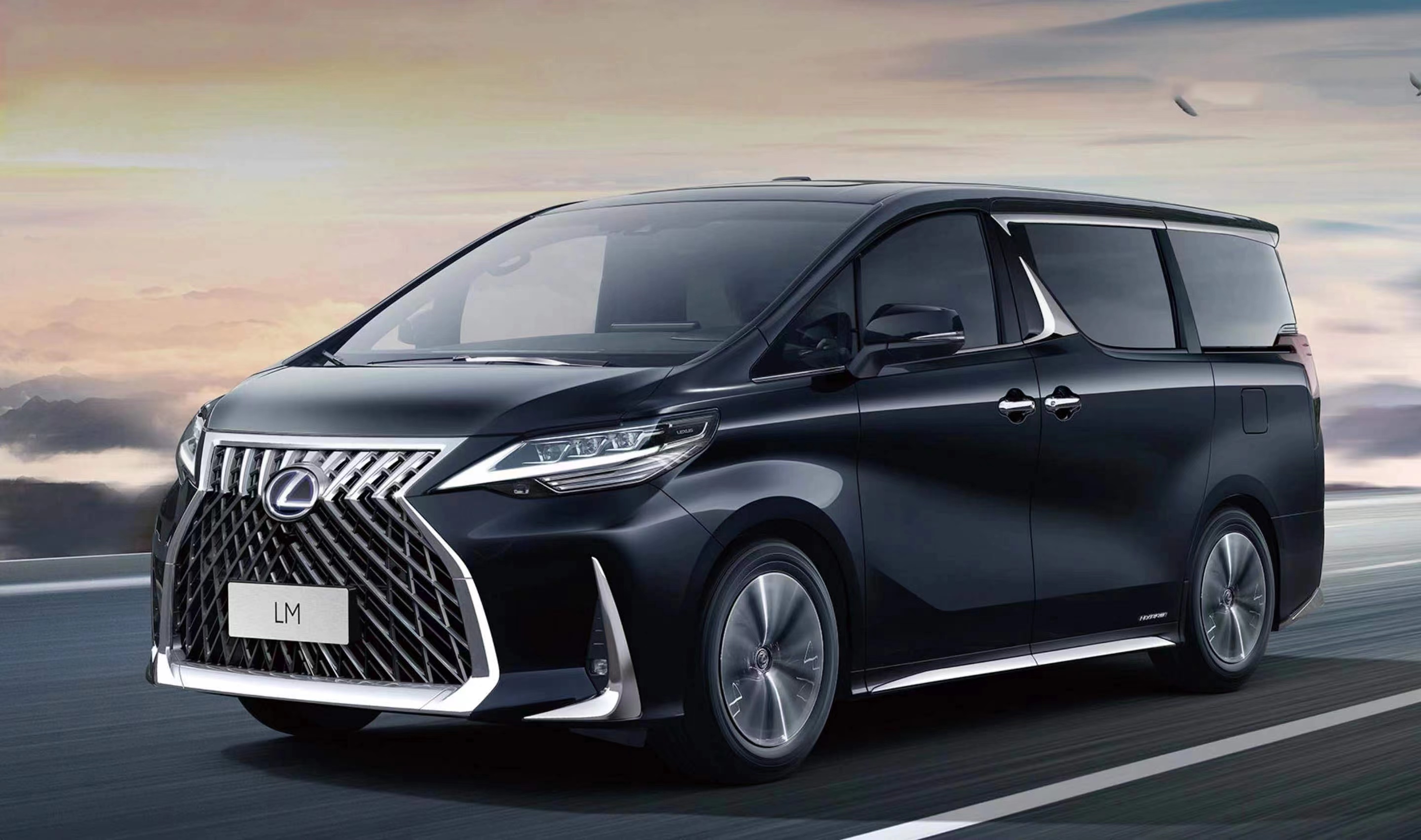 丰田进口海狮,凭啥能挑战奔驰和埃尔法,成为百万级mpv天花板?