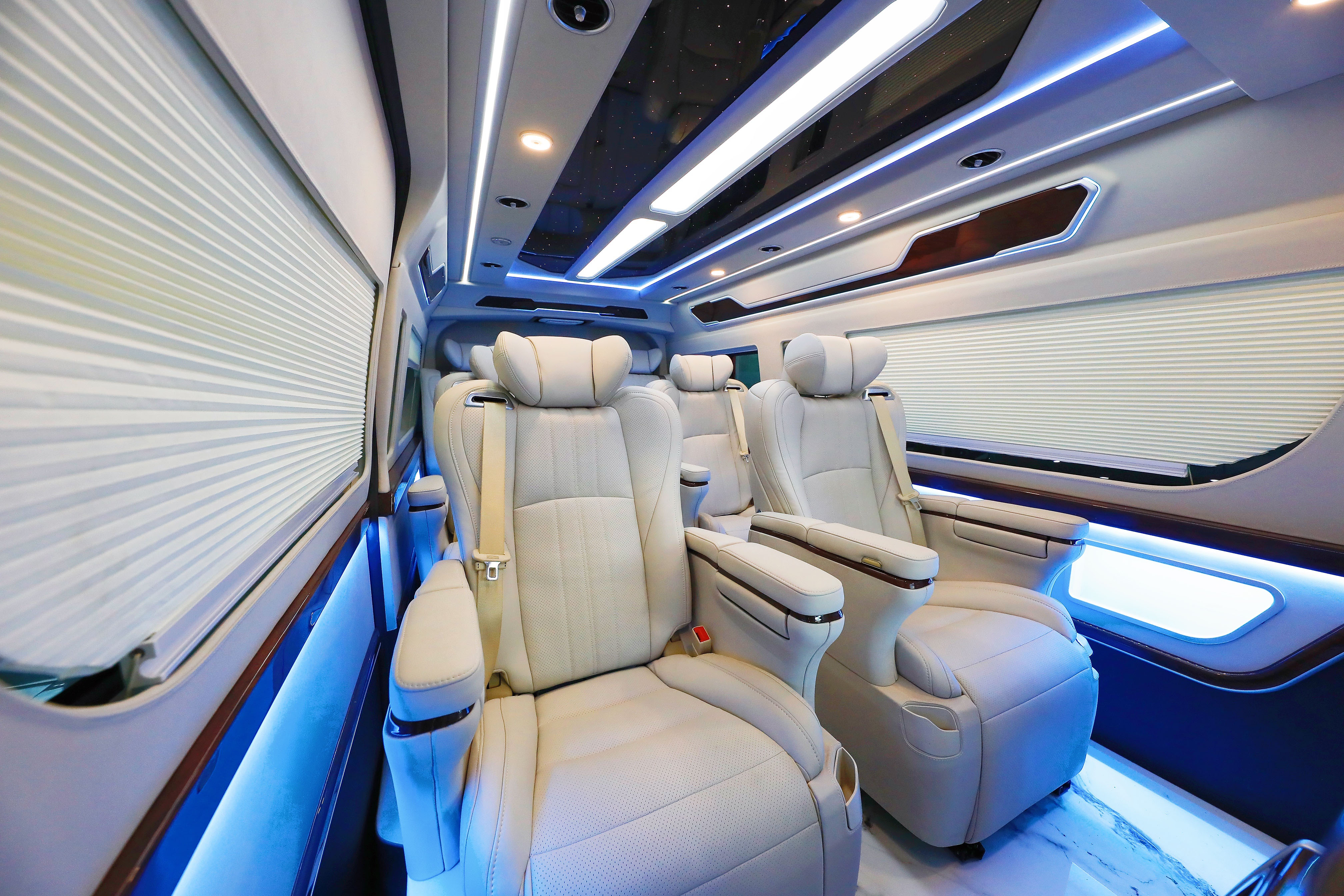 5.9米的9座丰田进口海狮,售价不到100万!蓝牌c照真没对手? - acfun弹