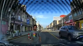 看来有必要让你感受一下社会的险恶了