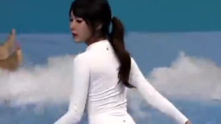 夏天和女朋友去学冲浪吧