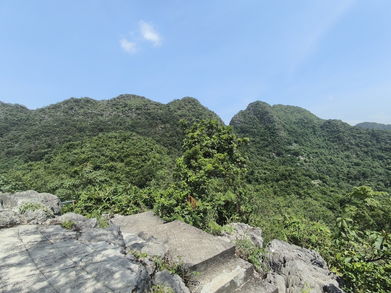 广西河池都安·县城,翠屏山
