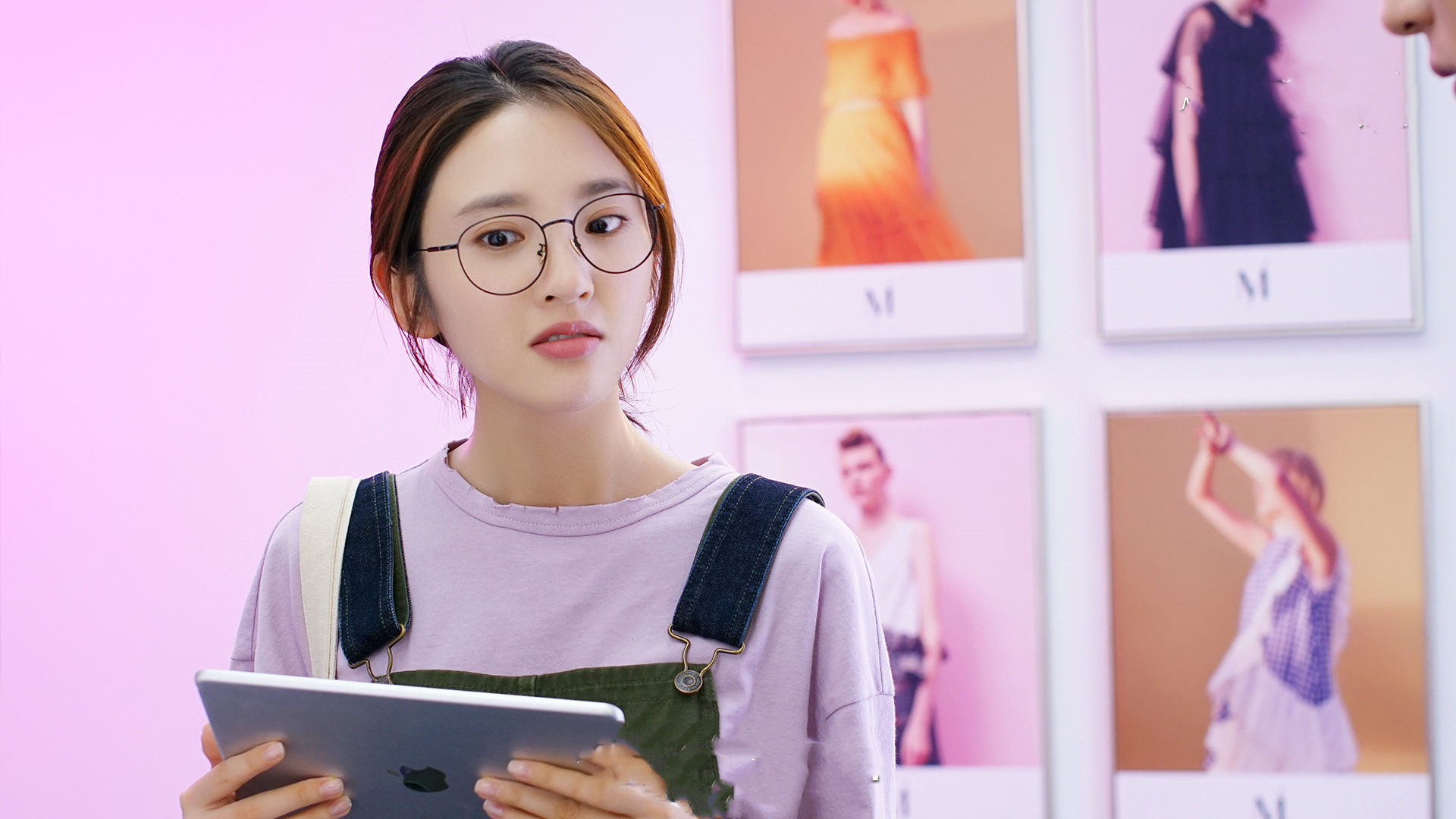 《买定离手我爱你》:唐艺昕挑战时尚圈的逆袭,爱情事业双丰收