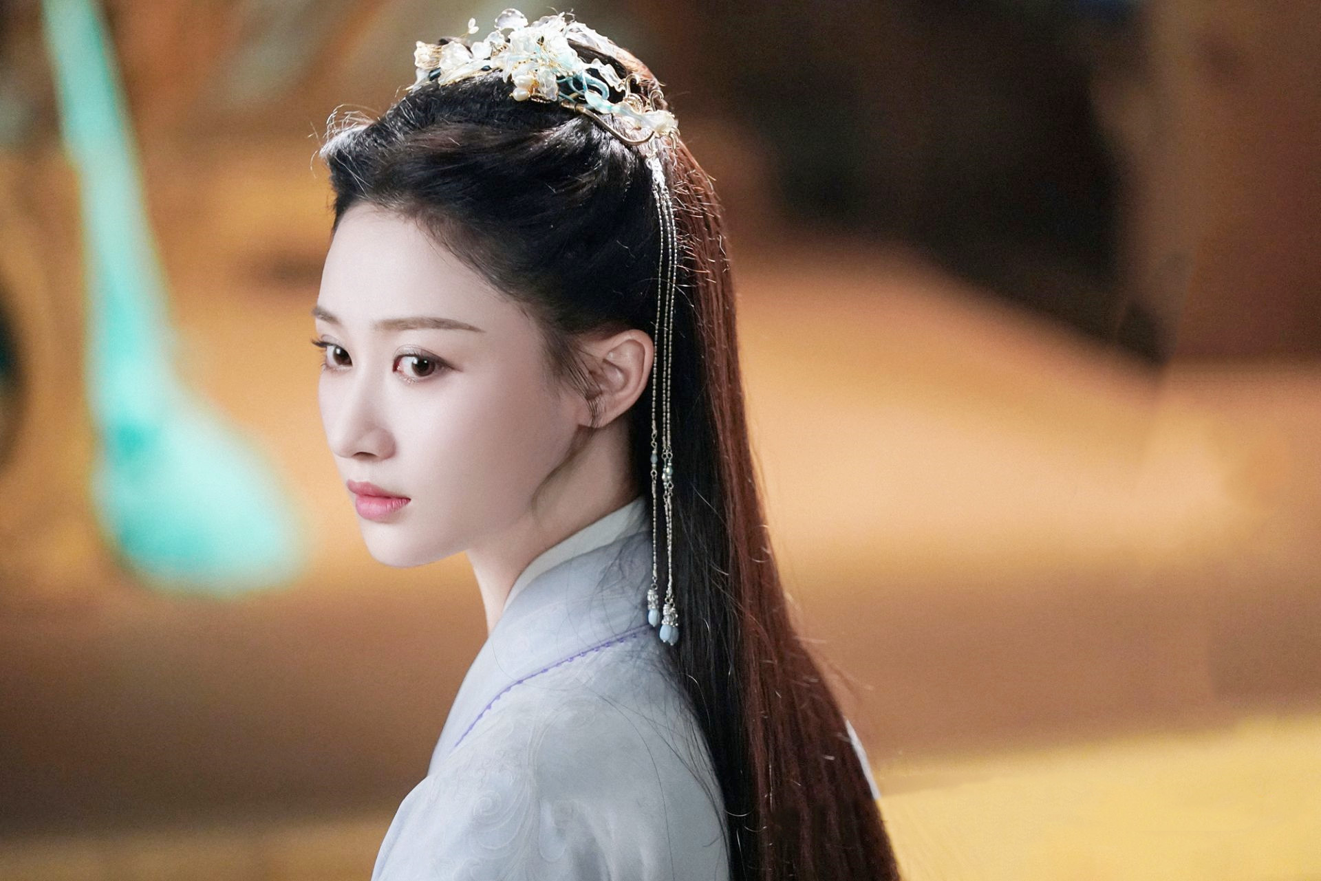 ω?)ノ- ( ゜- ゜)つロ