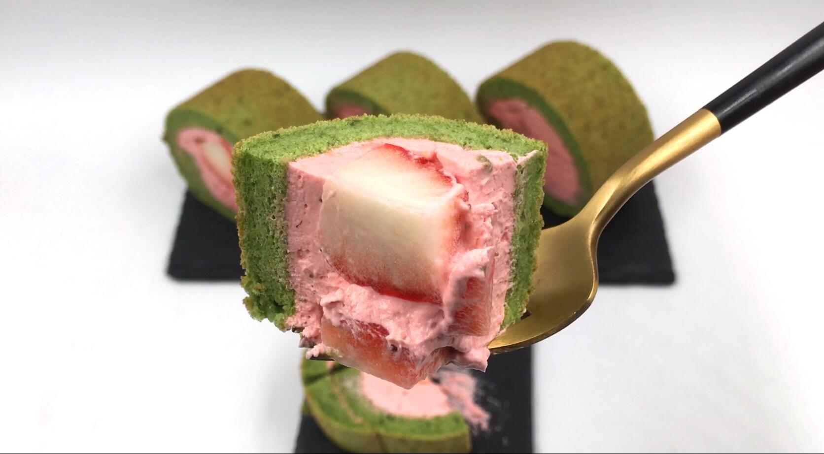 抹茶草莓卷,清新抹茶,甜蜜草莓,香浓奶油,抹茶控不容错过.