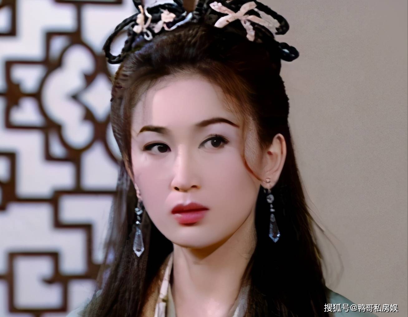 《封神》发布妲己定妆照,新人演员娜然扮演新版妲己 - acfun弹幕视频