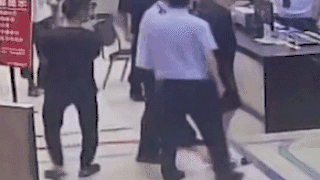 【每日平安474】偷车摔断腿小偷报警求助,无证被查获咨询民警买证