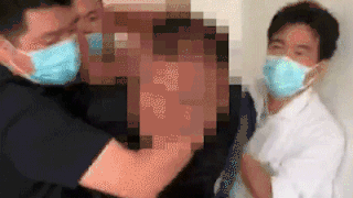 【每日平安477】假扮医生民警穿大褂医院抓捕逃犯,接到通缉警车刚出门偶遇嫌犯骑车