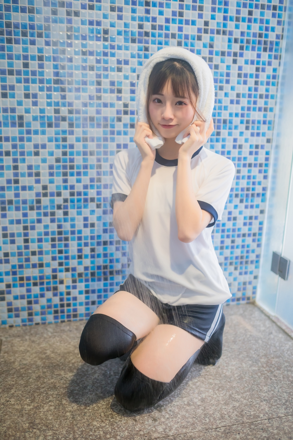 湿身密汁体操服!可惜不是小男娘