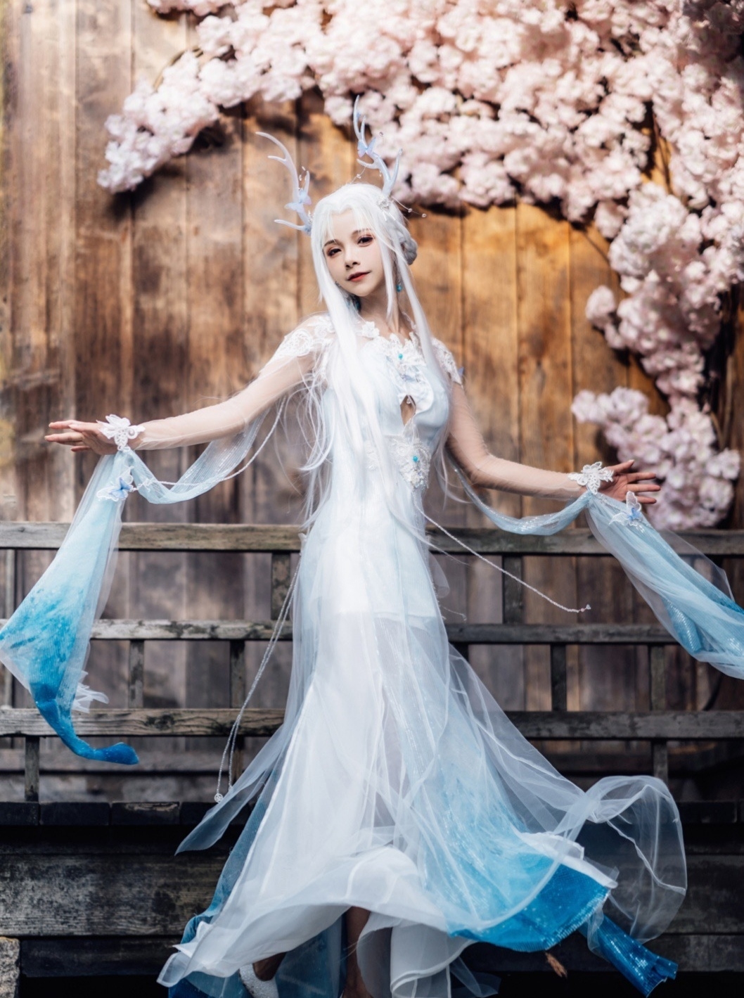 谢安然这衣服有点小心机哦不愧是小仙女