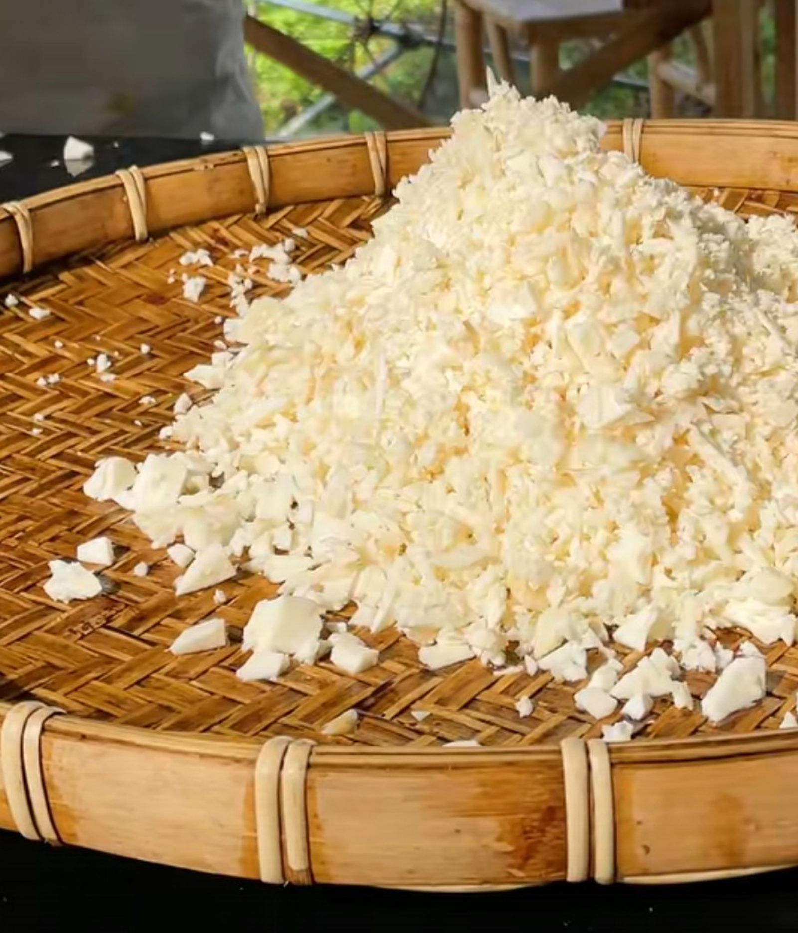 历时2天制作的"木薯粉虫",香辣酸爽美味极了,一定要注意生食有毒,煮熟