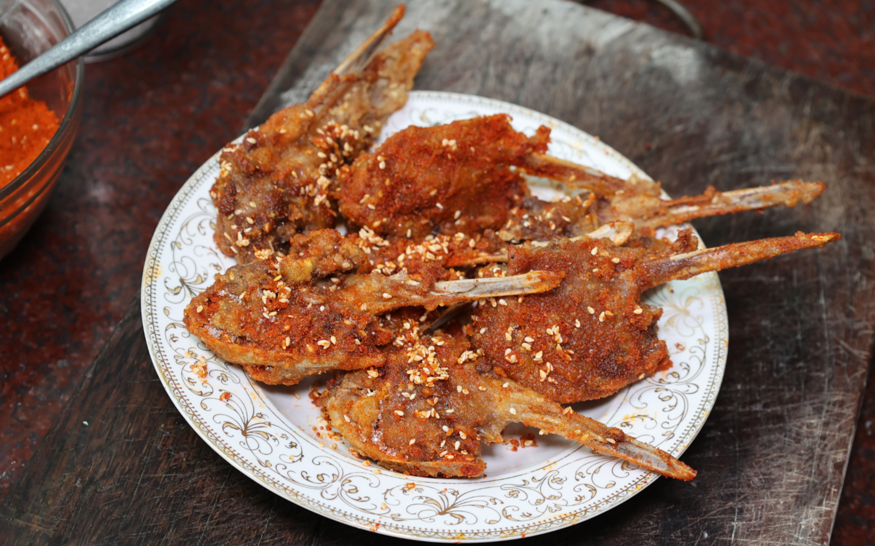 连锁店炸鸭爪之炸鸭下巴的做法,不加盟不培训,两分钟学会