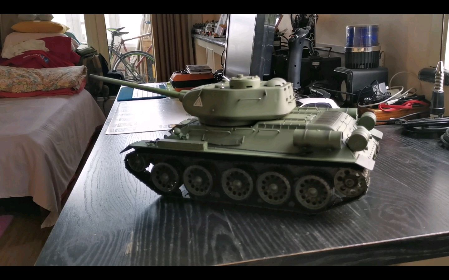 恒龙坦克模型t34-85维修,试车