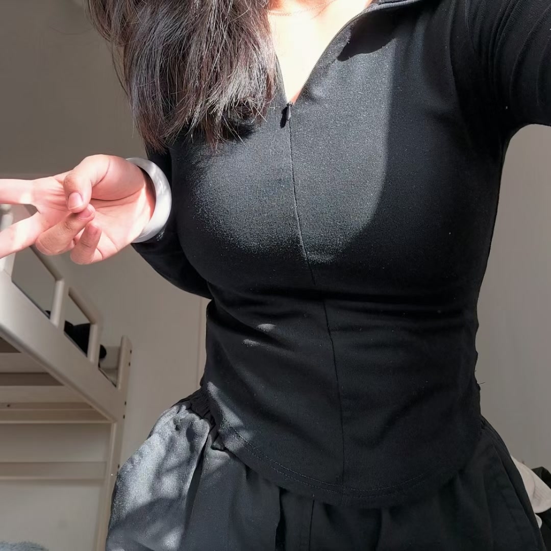 性感火辣的黑皮比基尼美少女美图欣赏!黑皮辣妹还有白皮肤辣妹都有!