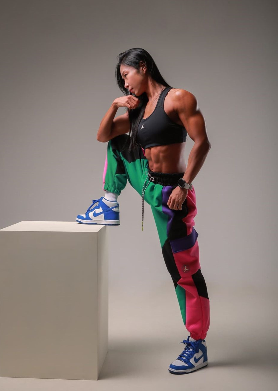 体格浑厚的肌肉壮妞,韩国女子健美运动员yu kyeong hui