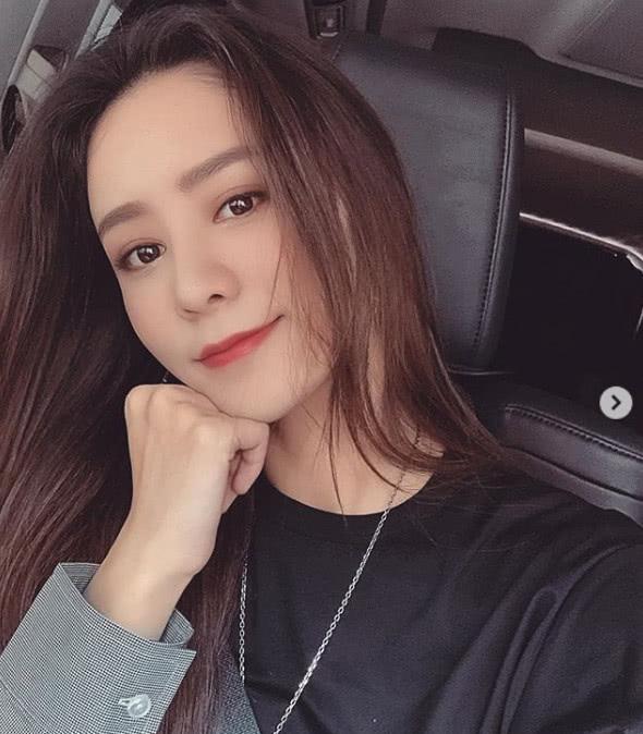 8月,低调情侣杨和苏和张馨月官宣分手.