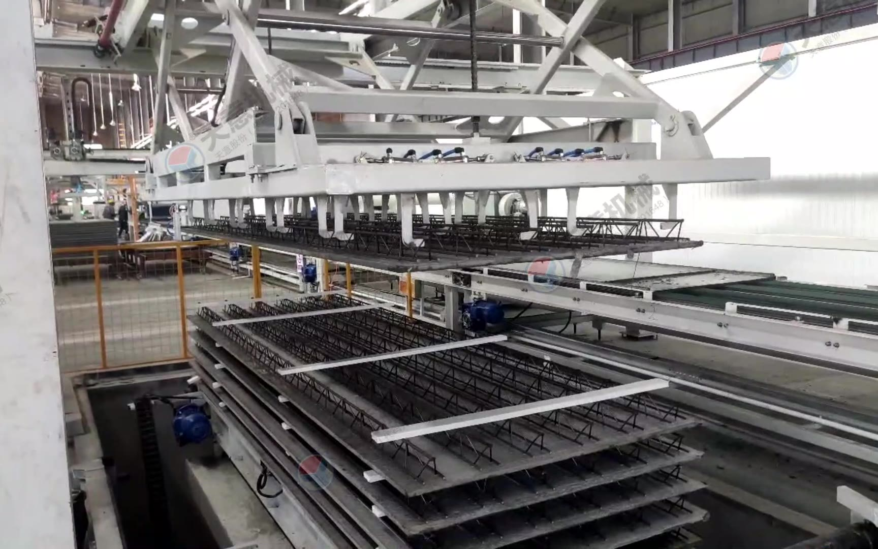 免拆底模钢筋桁架楼承板设备 天意机械细石混凝土楼承板机械