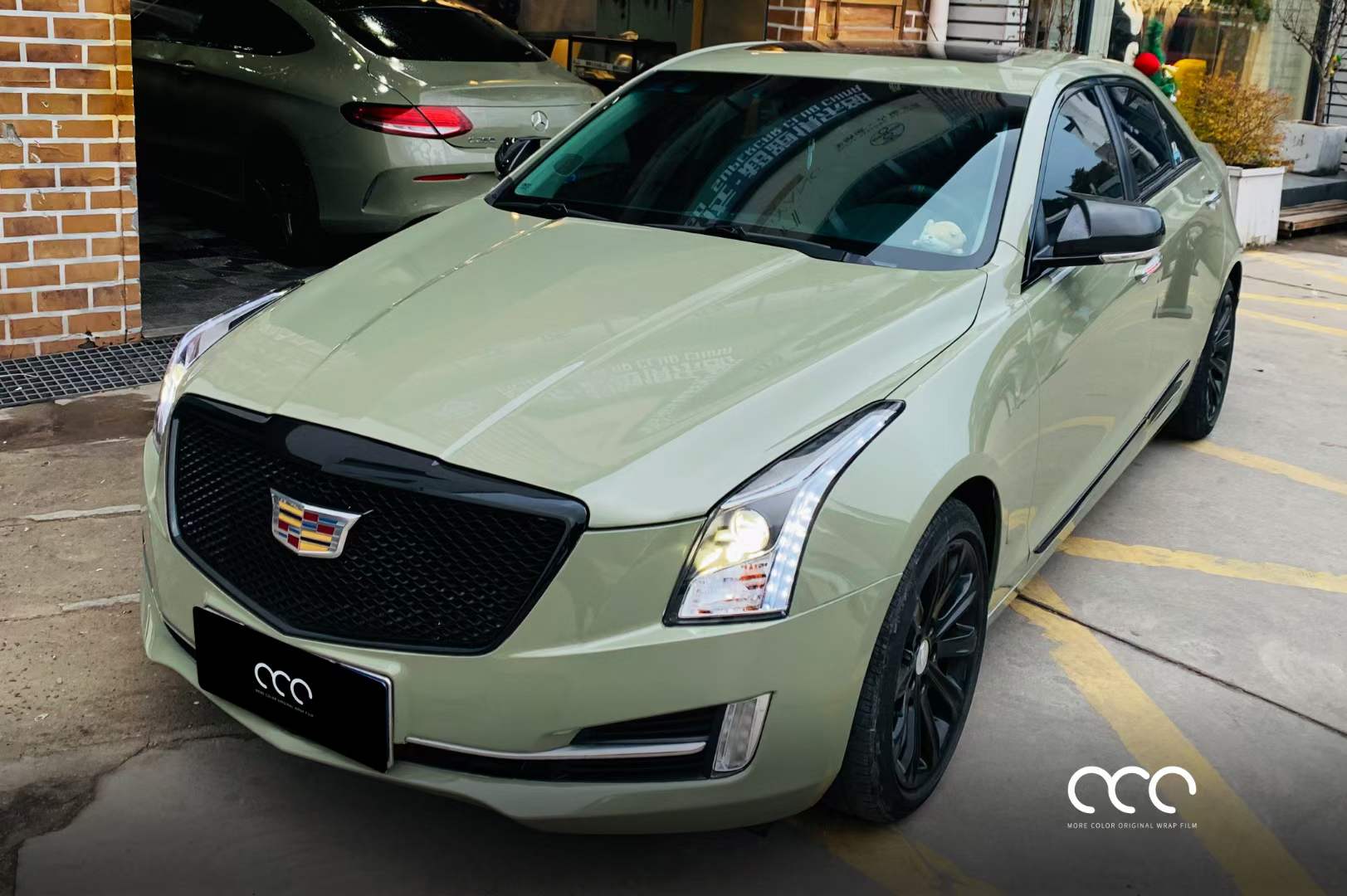 凯迪拉克全车漫彩改色膜超亮pet卡其绿