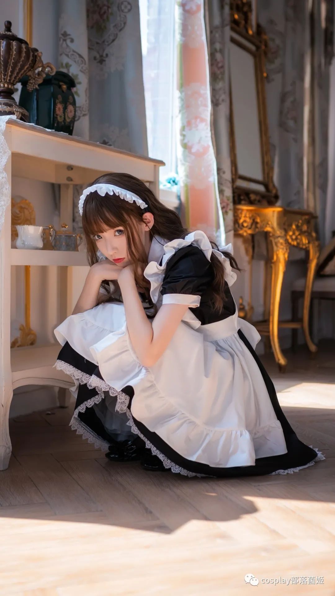 女仆写真:趁主人不在.偷懒一会儿也没关系吧?