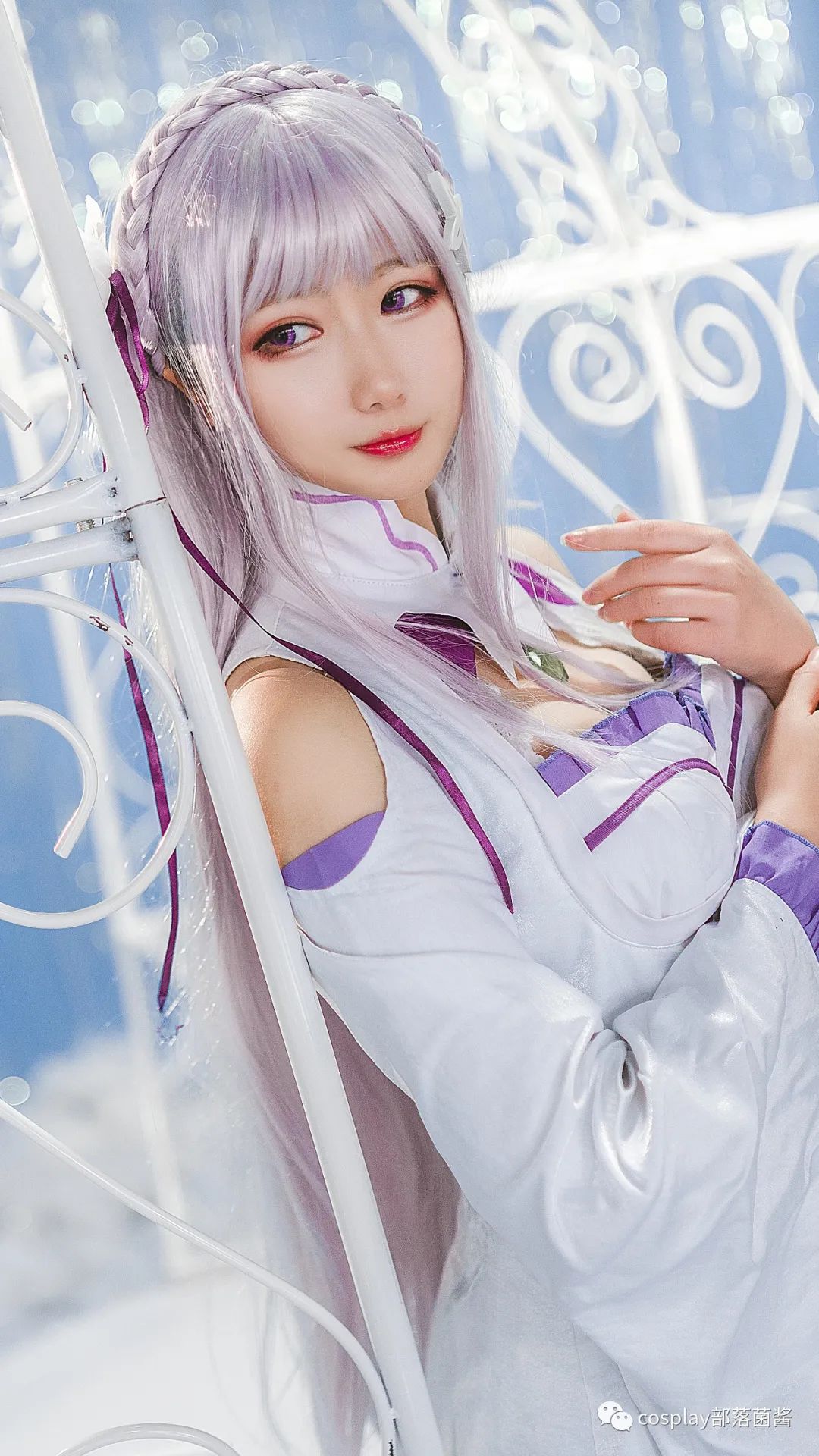 cos:漫展返图艾米莉亚@酒酿促织