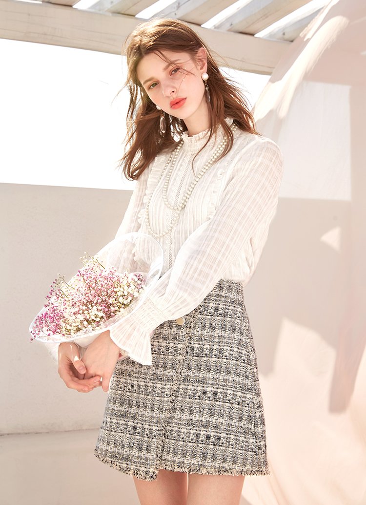 ノ- ( ゜- ゜)つロ