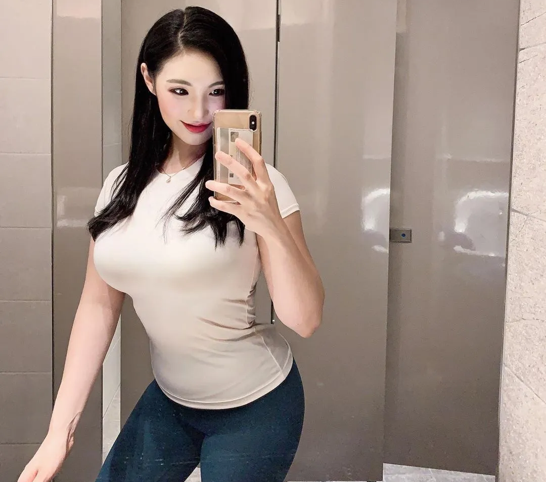 微胖女神,颜值出众,我要有这身材,我出门都不穿衣服,害怕尴尬 - acfun
