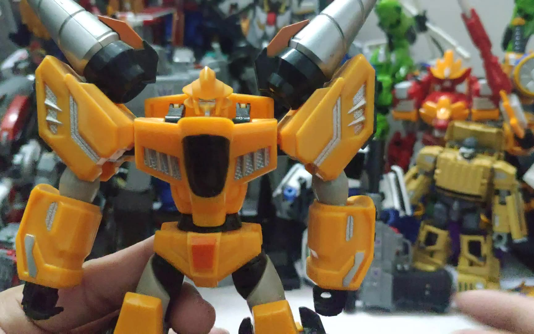 10年前的国产原创机甲元气勇者之霹雳勇士《震山甲》