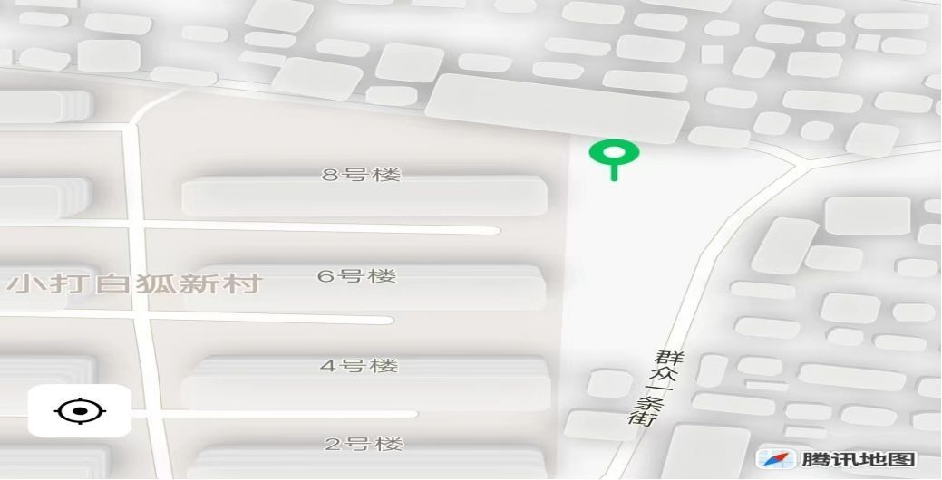 事故现场位于宏伟区曙光镇小打白新村8号楼东20米绿化带内(图1).1.