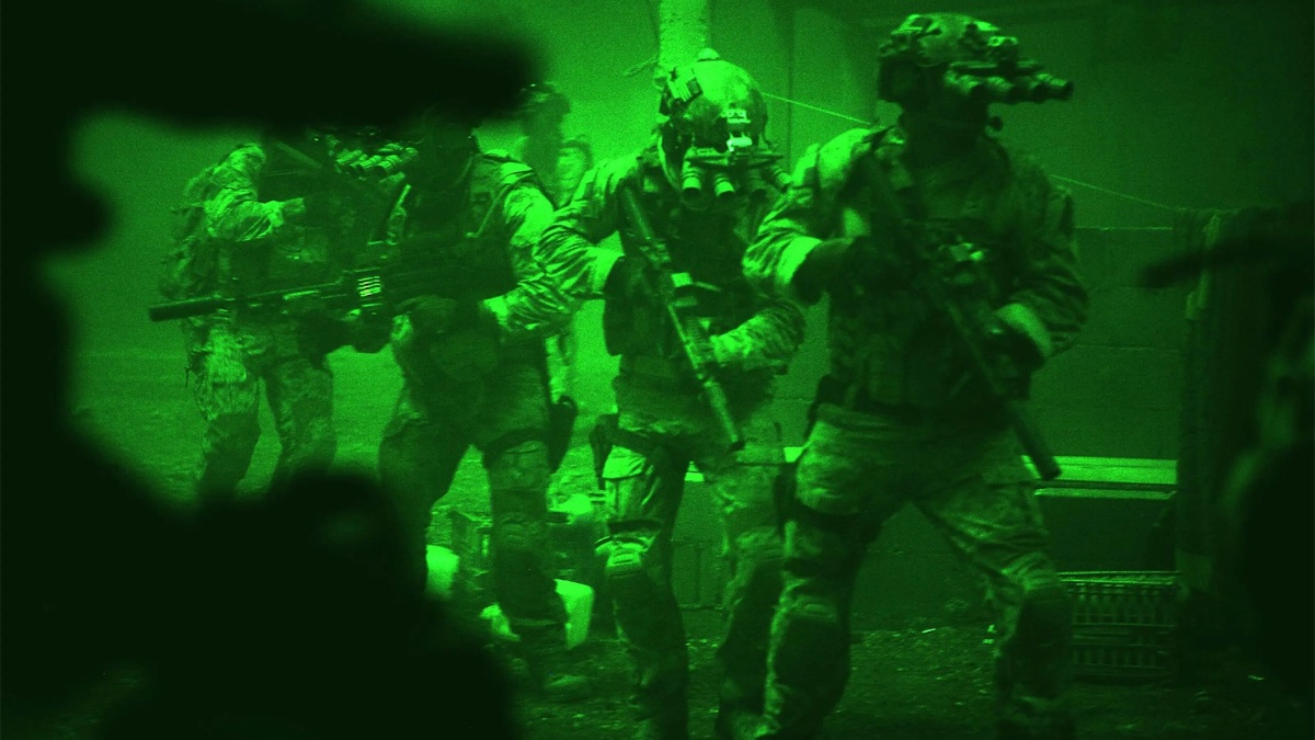 【战术频道】祖国四目夜视仪什么样?