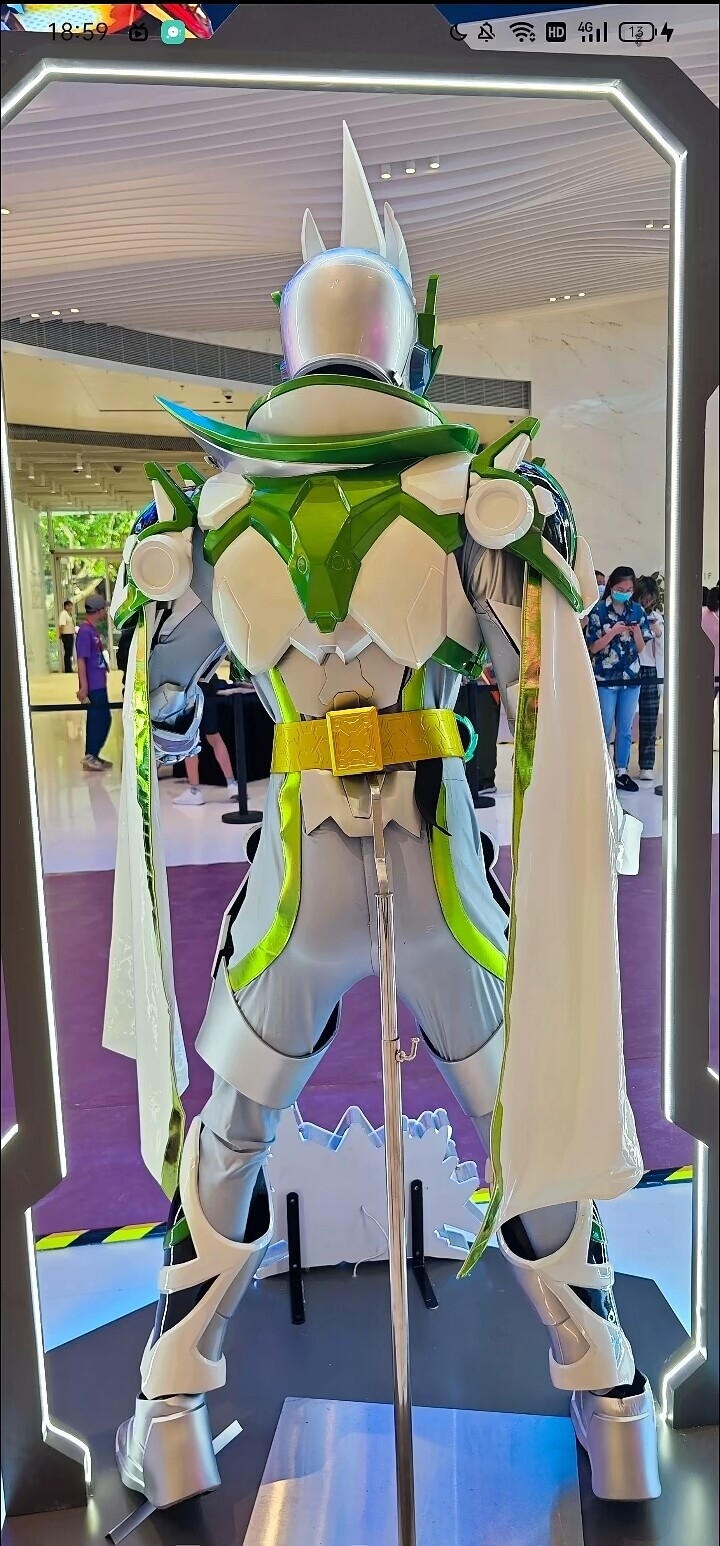 铠甲勇士6之星曜诀醒主题曲是由许峰进行演唱的以及片尾曲也是许峰进行演唱的