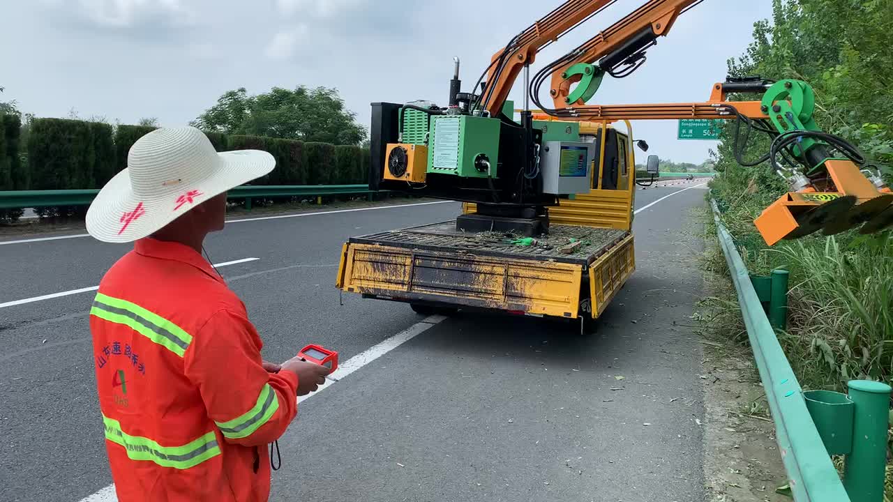 高速公路邊坡車載電動摺疊臂綠籬修剪機 綠化灌木修草機