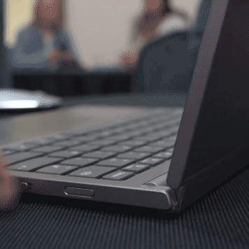 折叠屏技术复兴，MWC2023上卷轴屏手机、电脑技术令人震惊