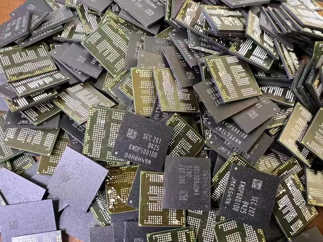 一夜涨价潮来袭！OV米集体调价，2026手机市场要变天