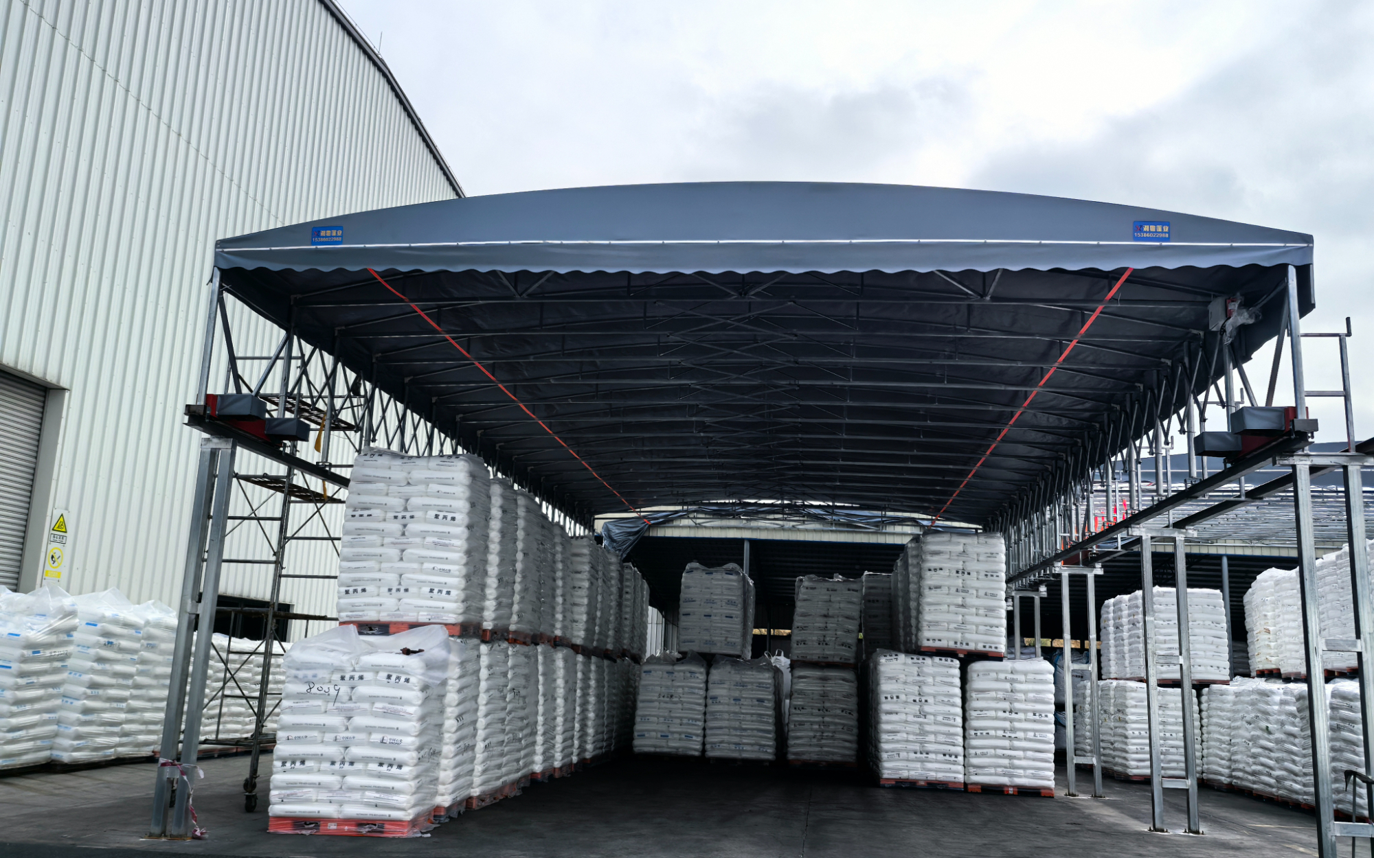 07伸缩雨篷推拉蓬蓝球场雨棚移动折叠仓库