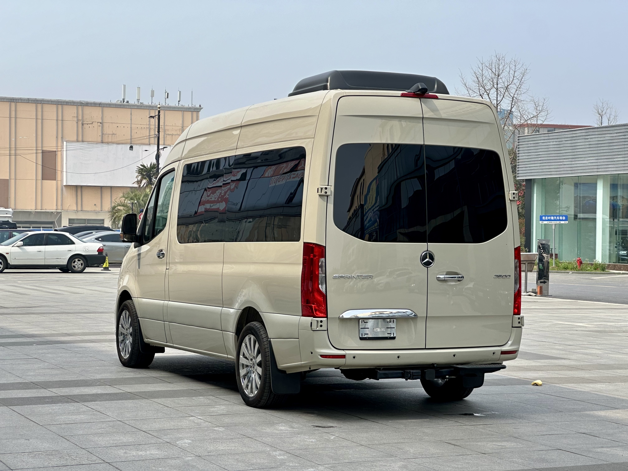 轿车车型商务型