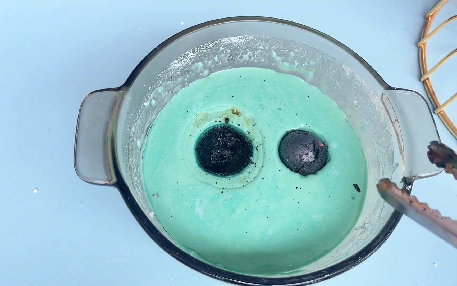 牙膏和水能做成非牛顿流体吗_牙膏可以做非牛顿流体吗（如何用牙膏做非牛顿流体）