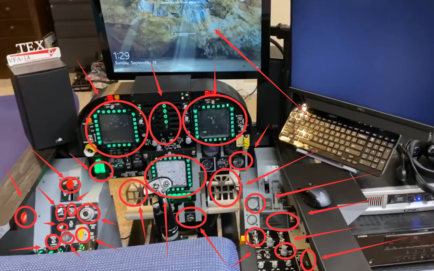 惊艳!16岁小军迷,f18大黄蜂驾驶舱!