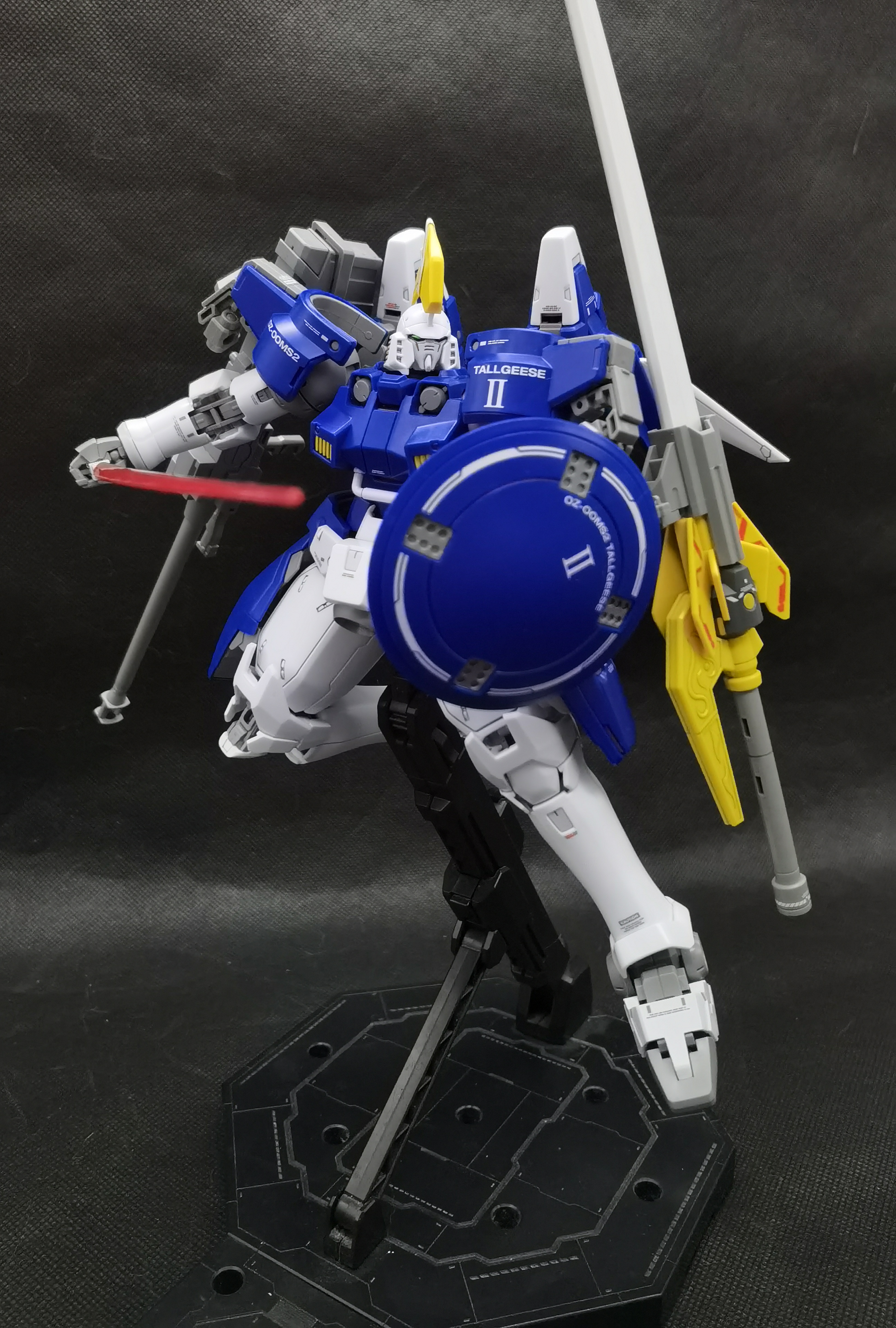 ω?)ノ- ( ゜- ゜)つロ