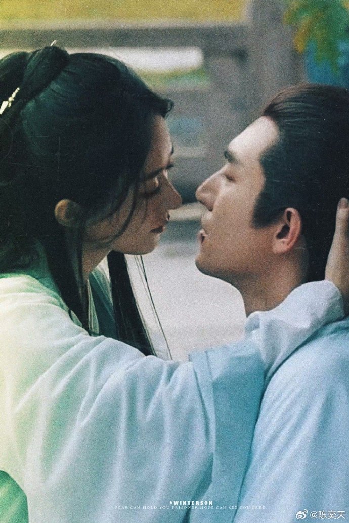 陈奕天给赵丽颖写下檀郎谢女鸳俦凤侣连枝共冢是什么意思 - acfun弹幕