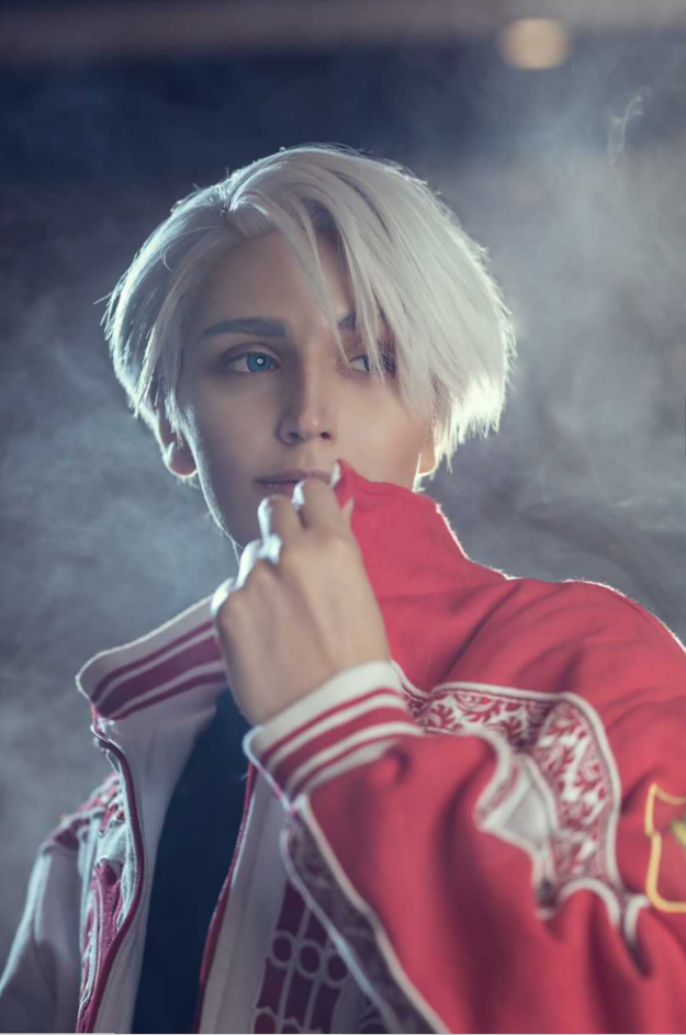 俄罗斯coser帅气迷人,太好看了!让人难辨雌雄啊!