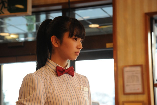 《恋如雨止》真人电影剧照曝光 女高中生气质很还原