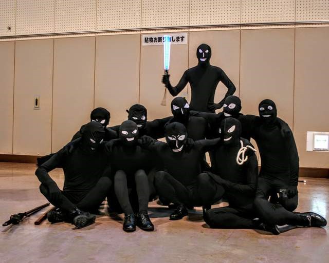 粉丝组团cos《名侦探柯南》小黑人 魔性表情超爆笑 - acfun弹幕视频网