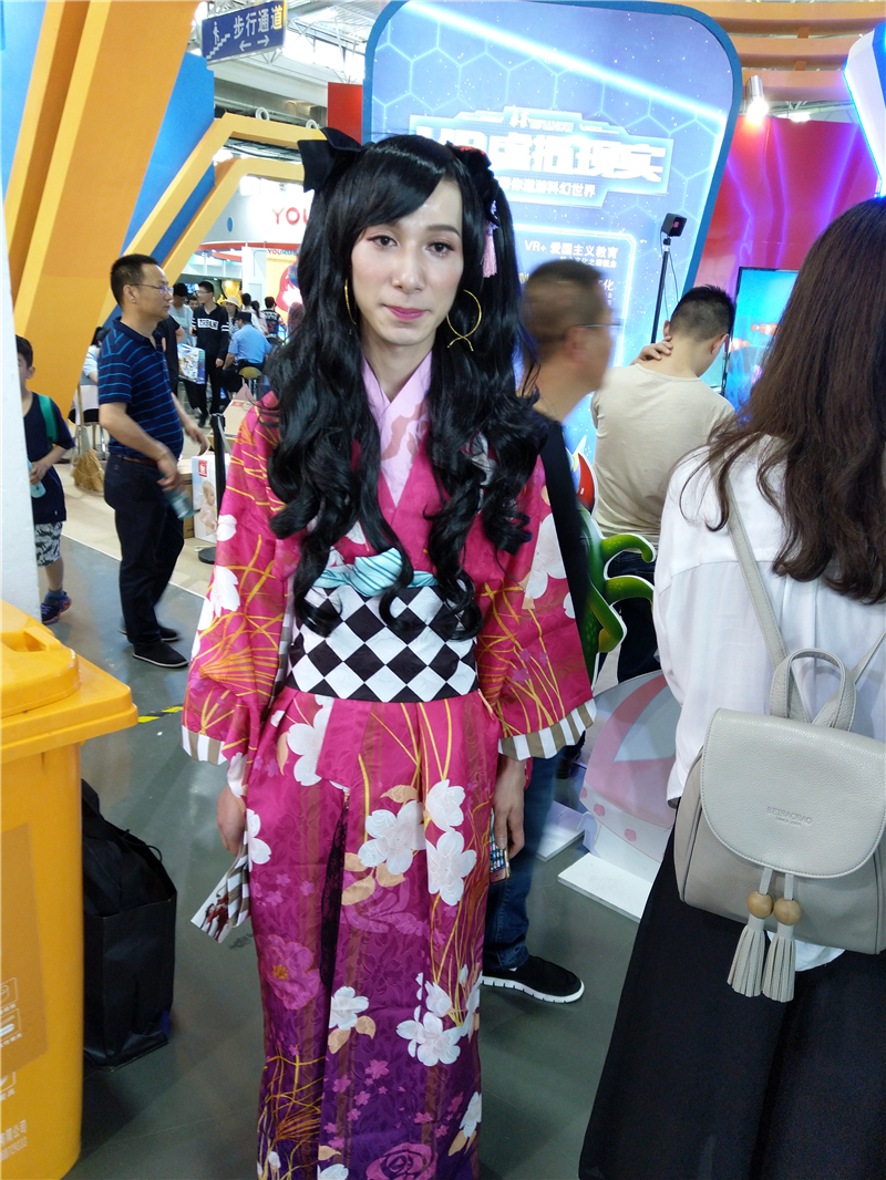 应援a站活动.女装大佬来一发?
