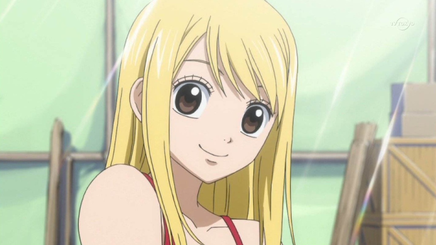 新女主和露西的在发型,眼睛和脸型等方面有着很多相似之处