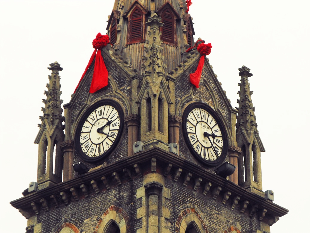 位于宁波江北区老外滩的国家级文物保护单位天主教堂发生大火