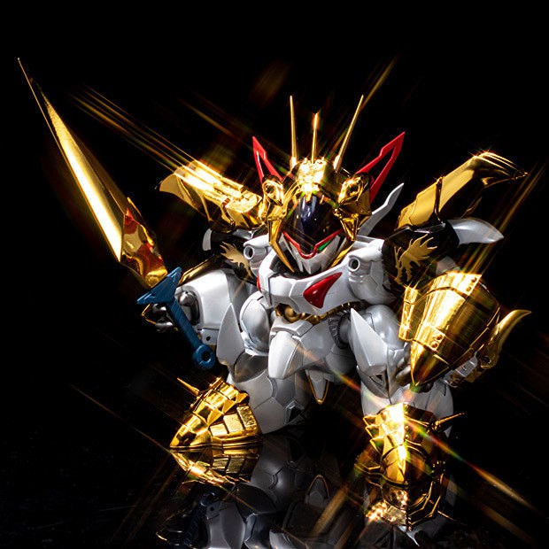 魔神英雄传龙王丸可动模型完全变形搭配黄金装甲效果震撼