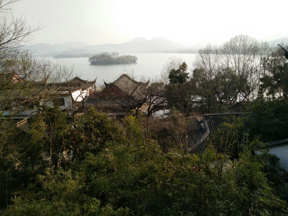 烟峙吴山雾锁西湖奔行在杭州湖滨3